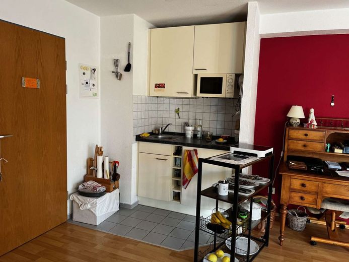 Sehr schöne Wohnung mit zuverlässiger Mieterin in Konstanz! – mit Küchenzeile