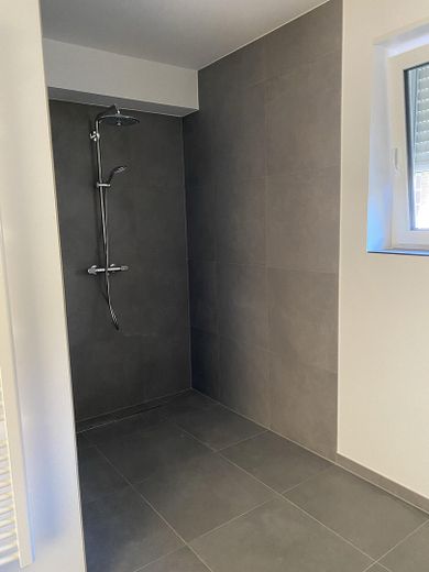Fischerhude - Quelkhorn Barierefreie EG-Neubauwohnung in KfW 40 Ausführung, bezugsfertig – Badezimmer - Bild 3 