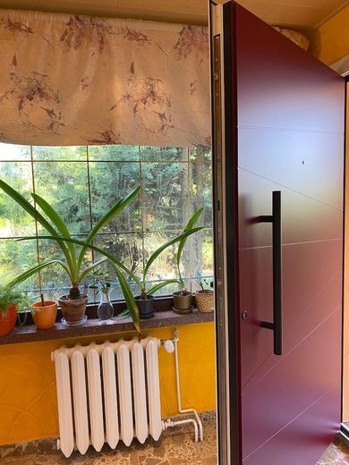 Gepflegte 4‑Zimmer‑Doppelhaushälfte | 110 m² | Vollkeller mit Nutzfläche 55 m² | Südterrasse – Eingangsbereich