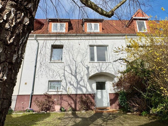 HORN IMMOBILIEN ++ RESERVIERT! interessantes Haus in Neustrelitz ruhige und historische Lage – Hausansicht von hinten