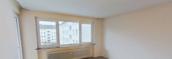 SPARAKTION: Komfortable 3-Zimmer-Wohnung mit überdachtem BALKON und Tageslichtbad mit Dusche und Badewanne
