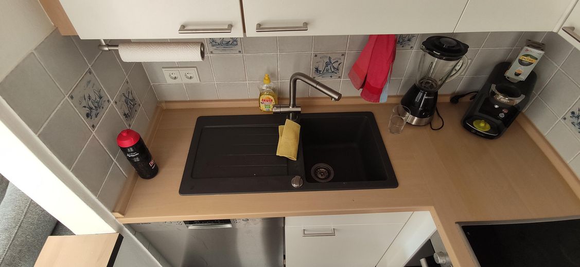 Top modernisierte 2-Zimmer-Wohnung mit Balkon und Tiefgaragen-Stellplatz an der Grenze zu HH – Küche