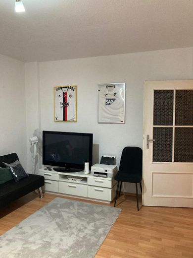 Geräumige 2 Zimmer Wohnung mit Balkon und Dachterrasse in Ludwigshafen Mitte – Foto 2