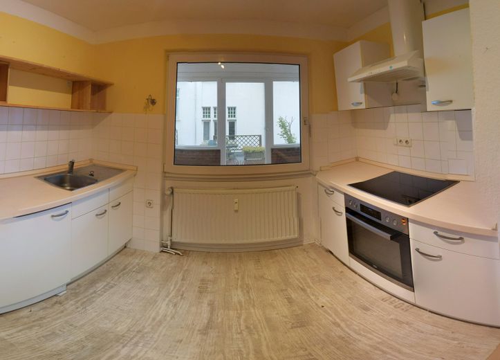 Top zentrale 2,5 ZImmer-Wohnung mit Dachterrasse und Wintergarten im Dobbenviertel – Küche
