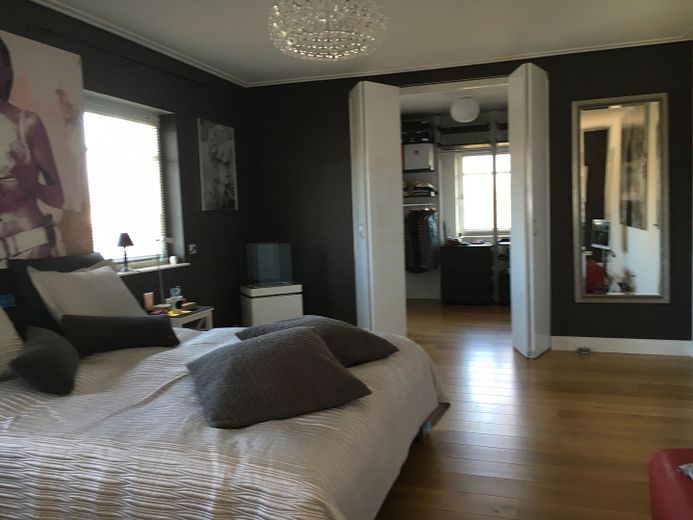 Große und modern-luxuriös ausgestattete Villa im Toskana-Stil am Hamburger Stadtrand zu verkaufen – Zimmer 1  (OG)