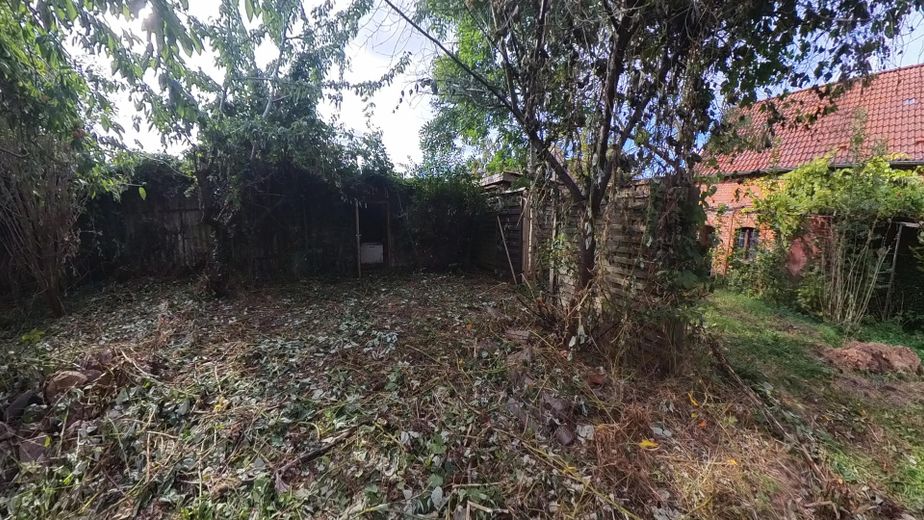 Garten zum Stall/Carport