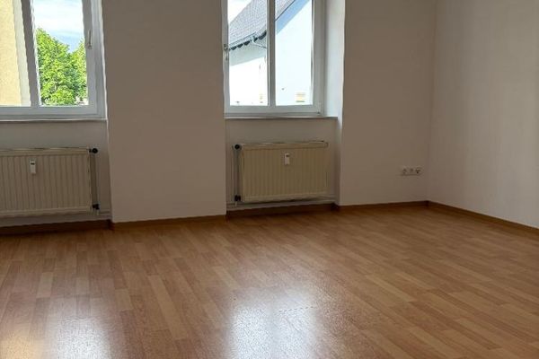 Reserviert! Gemütliches Wohnen im Herzen von Freiberg: Gepflegte Wohnung mit großem Garten