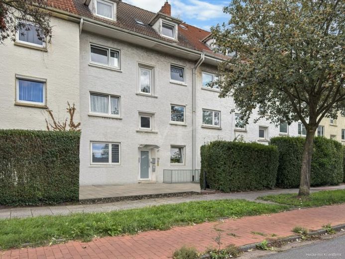 Bremen Neustadt'ta 4 daireli, tamamen kiraya verilmiş çok aileli konut – Fotoğraf 1