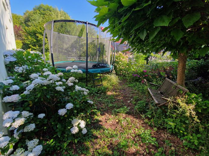 Starannie zaprojektowana nieruchomość z najwyższym komfortem mieszkania i wymarzonym ogrodem w idyllicznym otoczeniu – Photo 42