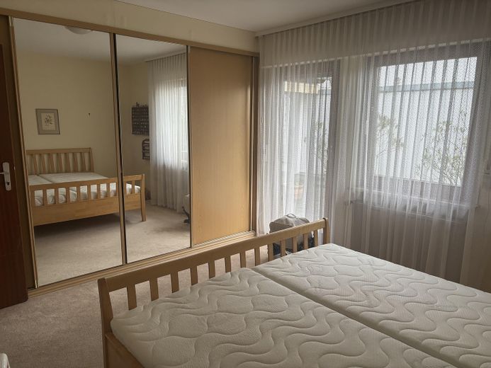 Casa indipendente unifamiliare in una buona posizione, con grande potenziale, a Dietzenbach – Schlafzimmer 