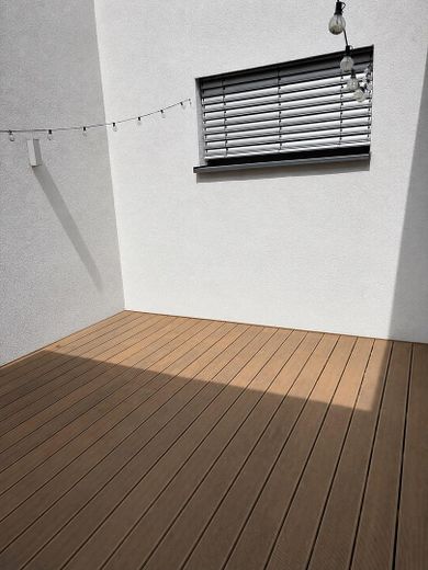 Appartement moderne de 2 pièces avec cuisine équipée – KI-Bild Balkon