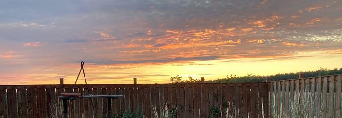 Heuwagen im eigenen Garten