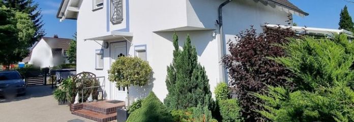 Moderno, giovane, particolarmente accogliente e con camino + terrazza