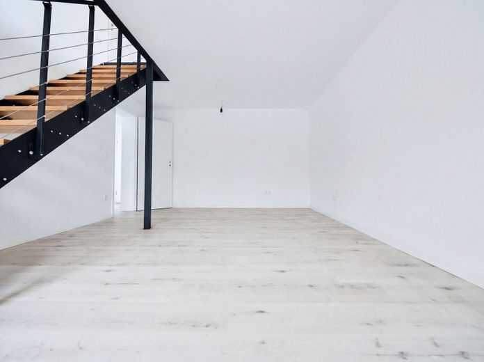 Appartamento maisonette con terrazza, giardino e balcone – senza provvigione ad Alterlangen – Foto 8