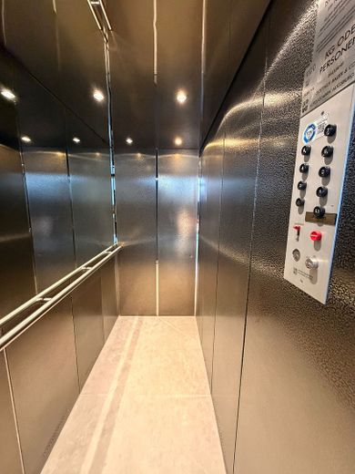 Sofort verfügbar: Gepflegte 3-Zimmer-Wohnung mit Tiefgarage & großem Südwestbalkon in gefragter Lage – Modernisierter Personenaufzug