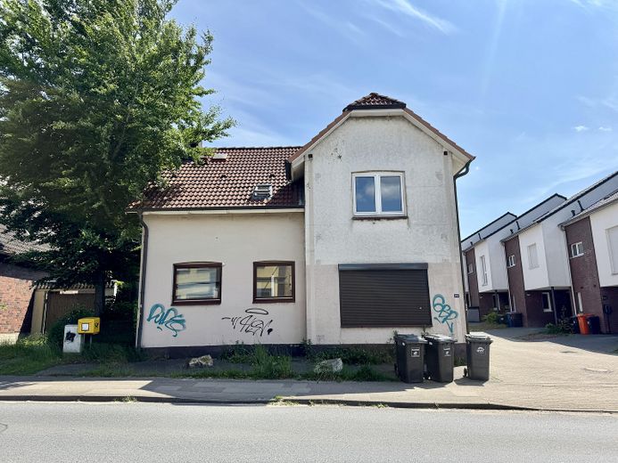 Straßenansicht