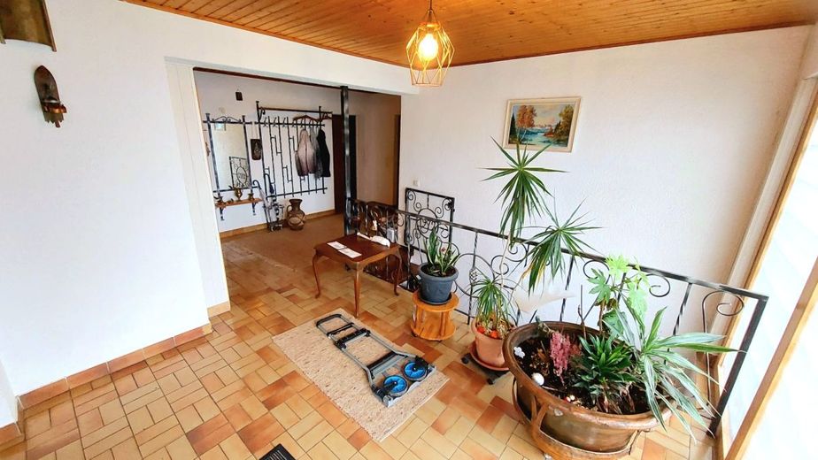 Großzügiges Einfamilienhaus mit ca. 225 m² Wohnfläche, Garten &amp; sehr günstigem Erbbauzins – Flur Ansicht 2 - Kopie