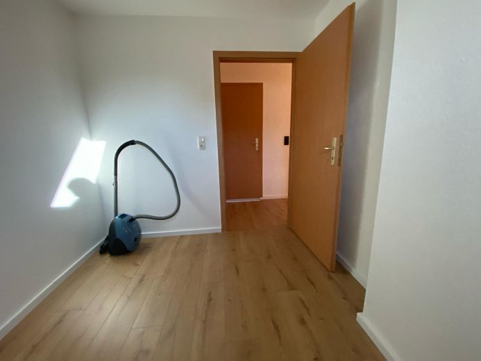 Renovierte Dachgeschosswohnung in ruhiger Lage – Foto 9