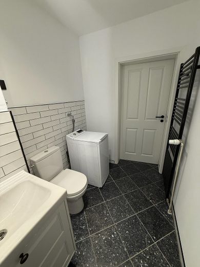 Modern 2-kamerappartement met groot terras, parkeerplaats & toplocatie in Bremen-Findorff – Bad & Waschmaschine