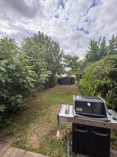 Reihenhaus Kelkheim Stadtmitte super Lage 120m2 – Garten mit Hütte
