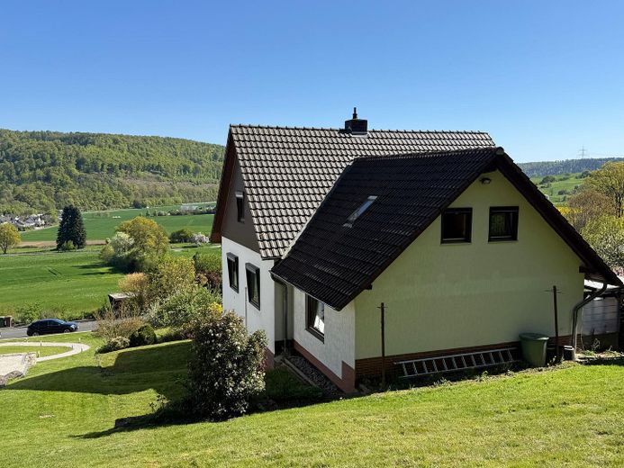 ¡Primera ocupación tras la renovación! ¡Hogar para su familia :) – Ansicht vom Waldrand