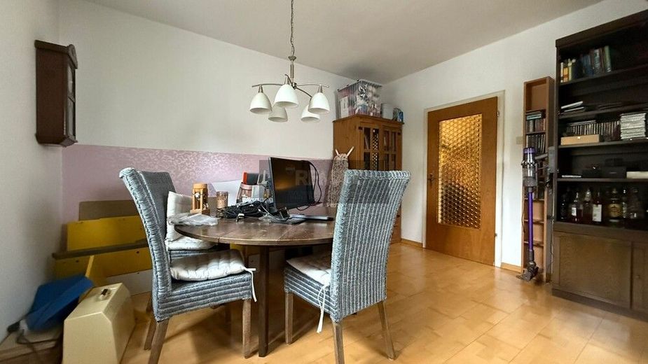 Büro EG