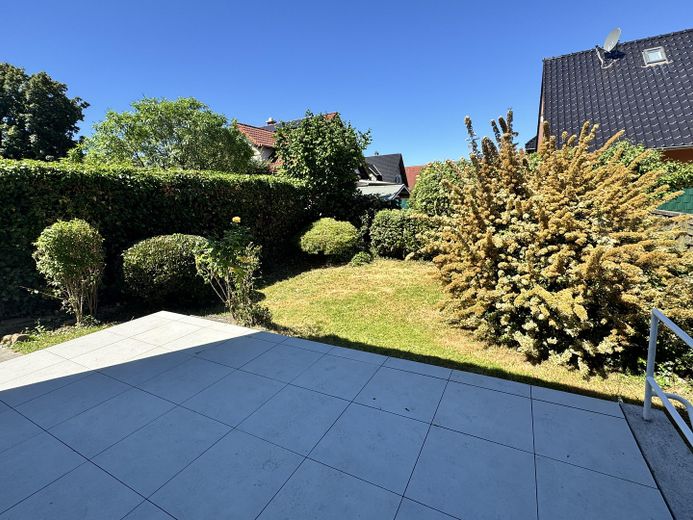 Terrasse u. Garten