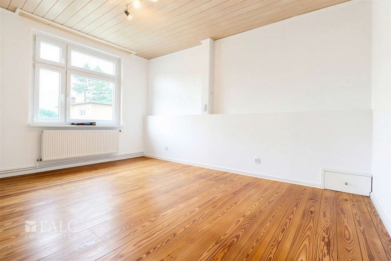 +++ Mehrfamilienhaus in toller Lage und mit guter Rendite +++ – Schlafzimmer Wohneinheit 3