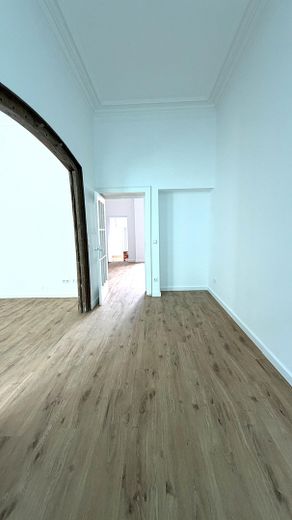Erstbezug nach Kernsanierung - großzügige Altbauwohnung perfekt für Paar / 2er WG – Wohnzimmer / Schlafzimmer