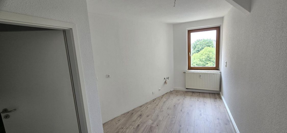 Top gerenoveerd 2-kamer zolderappartement op een locatie dicht bij het centrum – Küche