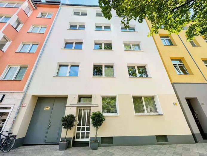 HSD-nah, provisionsfrei, bezugsfrei: 3-4 Z, 1.OG, Vollbad, Balkon, EBK – Front
