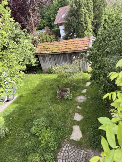 Gartenanteil mit Hütte