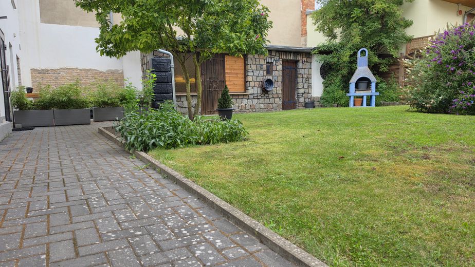Modern Period Property on Lake Flakensee – 3 Rooms with Communal Garden – Gemeinschaftsgarten