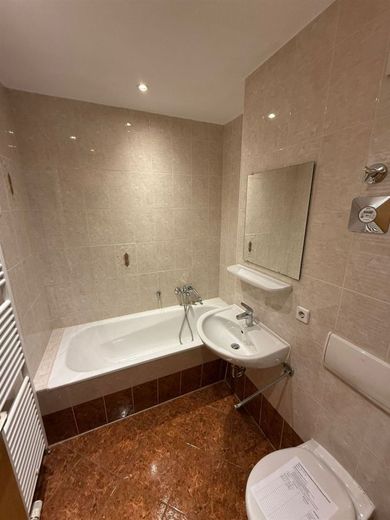 Compatto 2 locali con balcone, vasca e laminato in posizione TOP! – PHOTO-2026-03-20-09-38-36_5