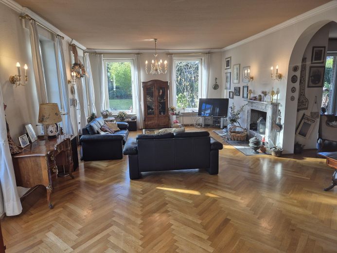 Großzügiges Haus in bester Wohnlage in Köln-Müngersdorf provisionfrei von Privat – Wohnzimmer