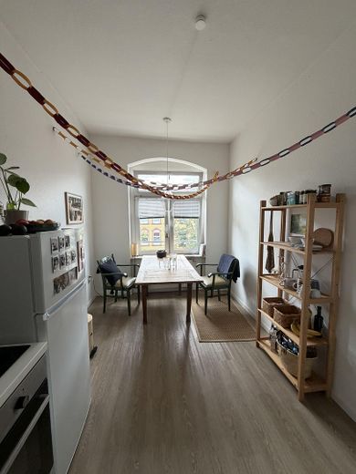 Stijlvol gerenoveerd 1-kamerappartement op een centrale locatie in Johannesvorstadt – Küche