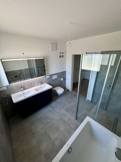 3,5 Zimmer – Badezimmer