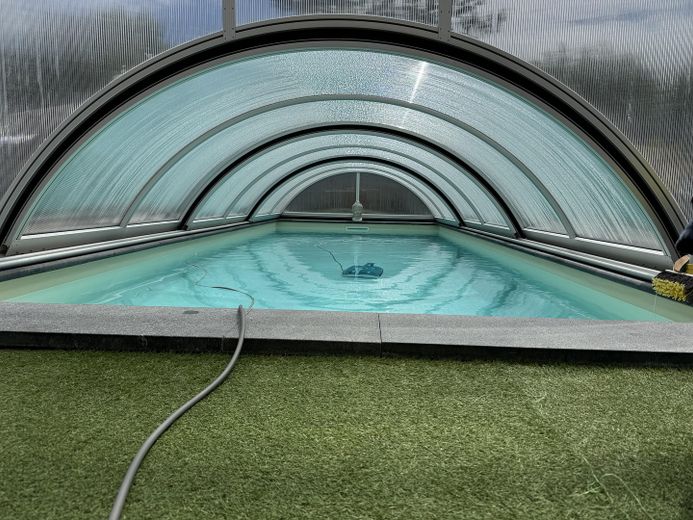 „Großzügiger Garten mit überda