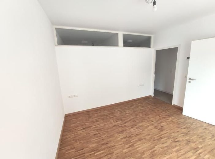 EG: Schlafen / Besprechungsraum Bild 4