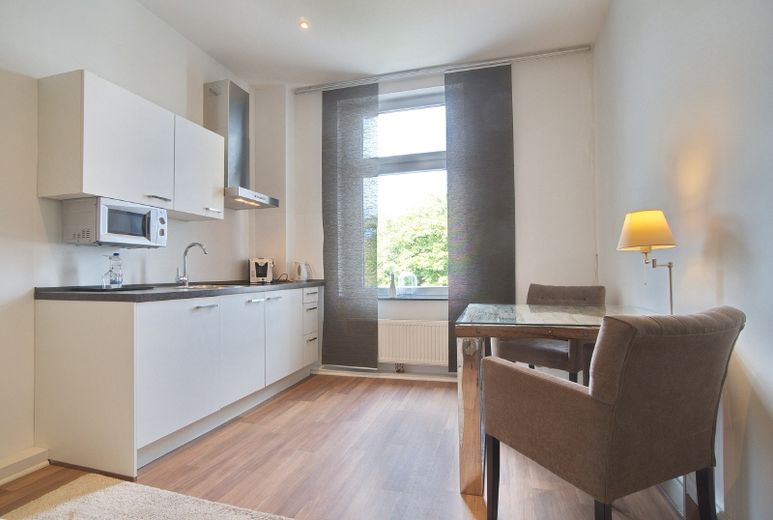 Modern, cozy and very well equipped: Apartment with VDSL-W-Lan. Hotel alternative in a quiet and central location – 3a4db2378116b342401d9ee7b2bf82d4d621b5fd.jpg
