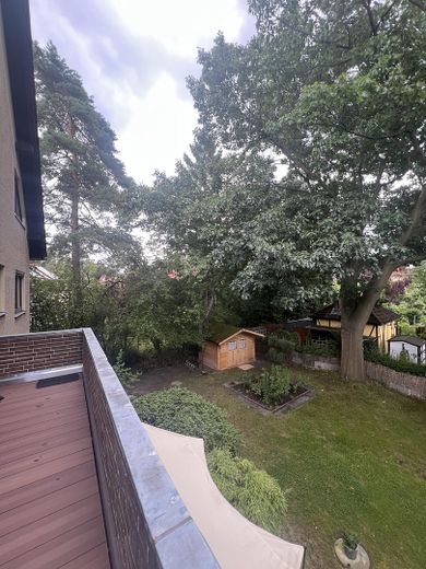 Traumhafte 4 Zimmer Wohnung mit unverbautem Blick – Garten