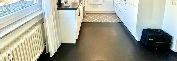 Splendido appartamento di 3,5 locali con cucina componibile moderna, garage singolo e balcone XXL – Hochwertige EBK