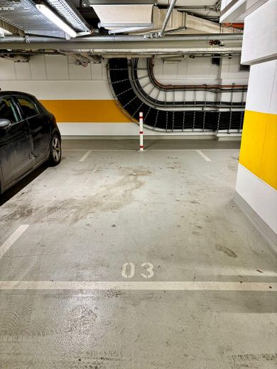 Provisionsfrei: Außergewöhnliche Dachgeschosswohnung mit Blick über Berlin und toller Dach-Terrasse – Stellplatz 3