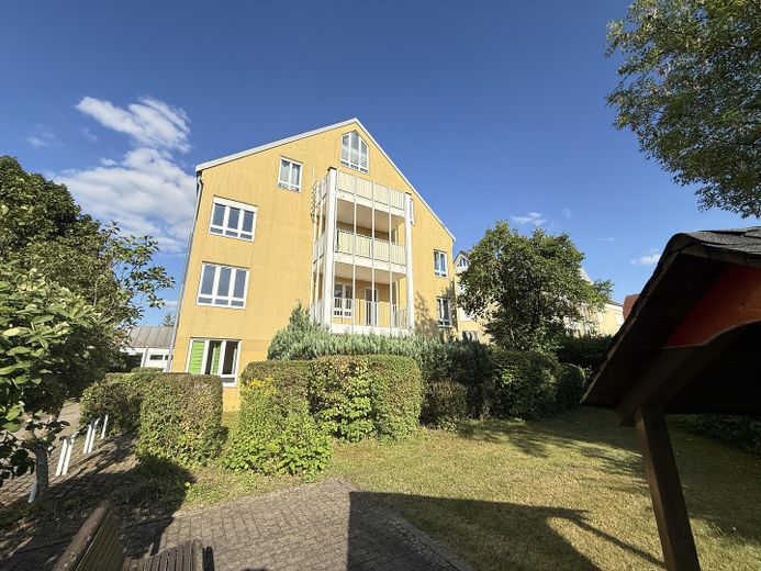 Moderno appartamento di 2 locali a Dresda-Weißig – arredato possibile | 57 m² | Balcone | Ristrutturazione – Hausansicht