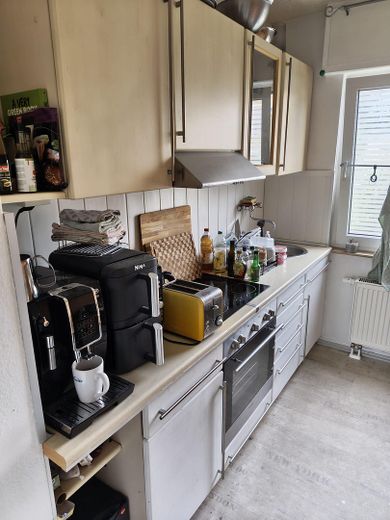 Möbliertes Wohnen: Brühl Innenstadt 3 Zimmer mit Einbauküche, Couch, Bett, Balkon, Garten – Einbauküche