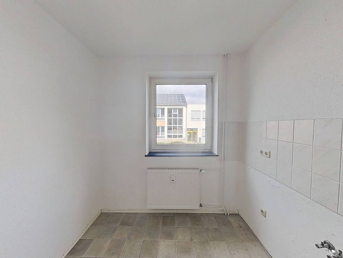 Helle 2-Zimmer-Whg. mit TERRASSE und Wannenbad – Küche