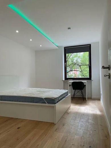 Schwabing! Schönes und großes WG Zimmer mit eigenem Balkon! – Foto 8