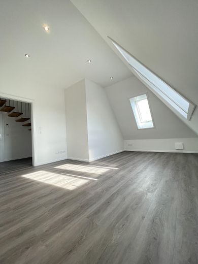 Moderne helle 3-Zimmer-Maisonette-Whg mit EBK und Balkon + Carport in Achim Uphusen – Foto 3