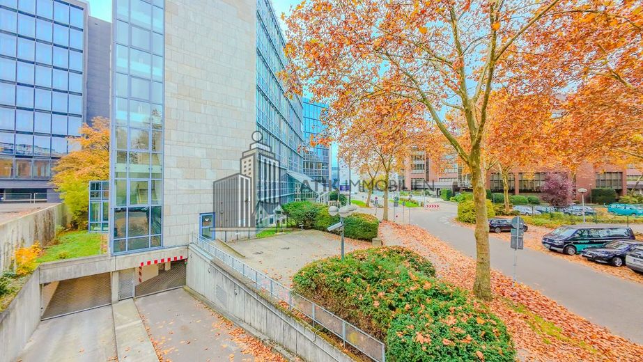ATIK: Repräsentative Büroflächen im YPSILON OFFICE in verkehrsgünstiger Lage – Drohnenaufnahme
