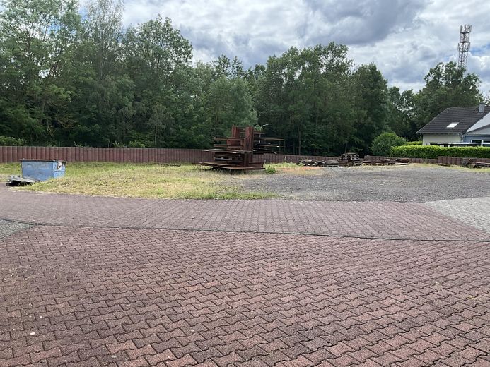 Hallen in Polch zu vermieten – Grundstück